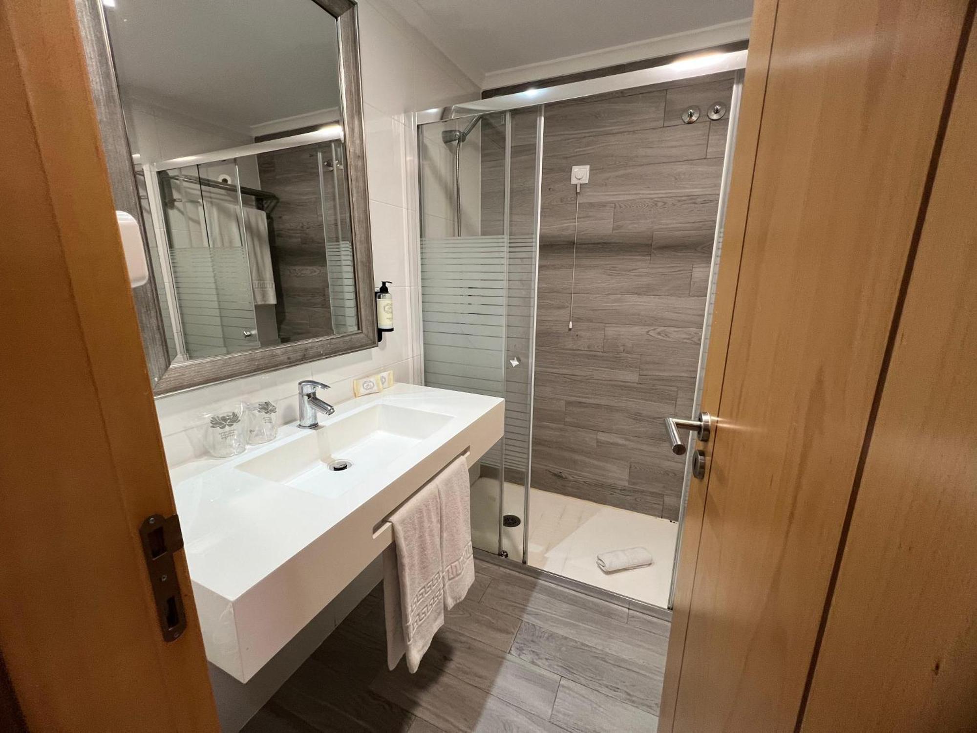 Be One Hotel Caldas Da Rainha - By Mhmb Hospitality Pokoj fotografie